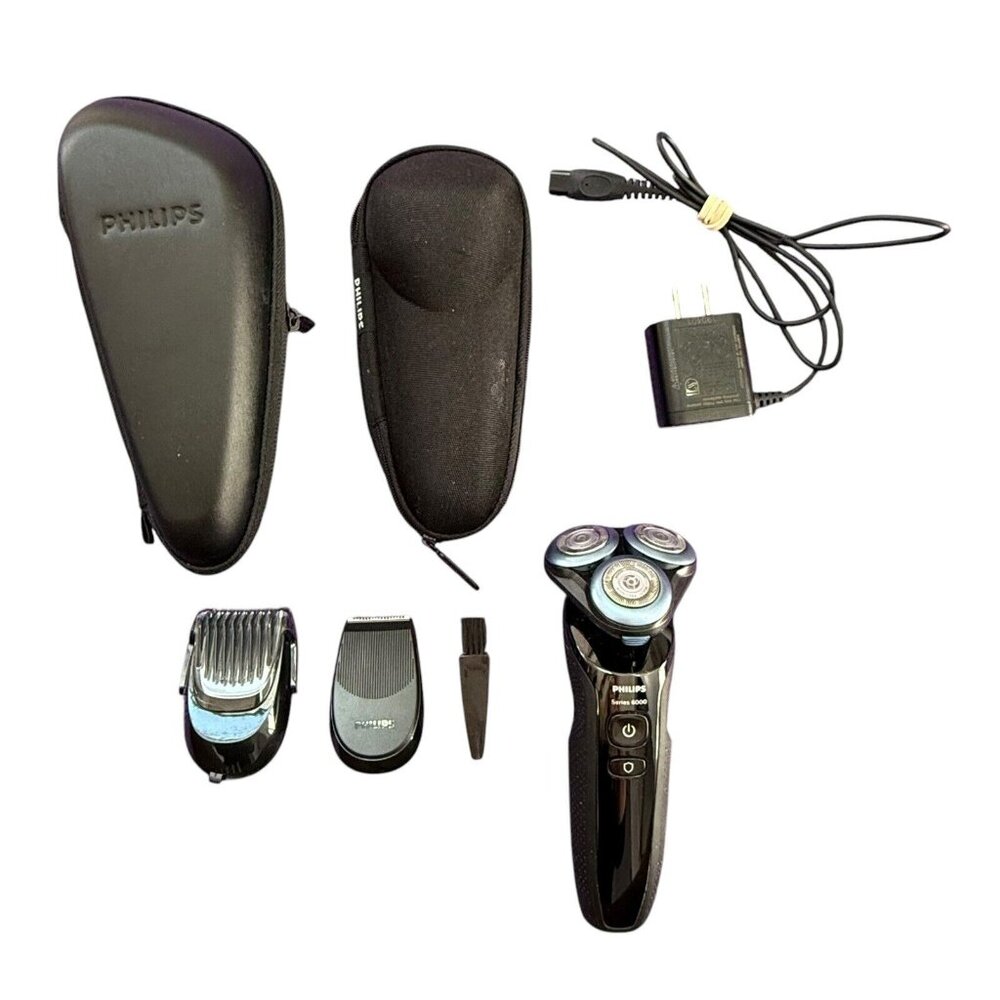 Philips Wet and Dry Shaver Series 6000 S6680 W Case Charger and Accessories